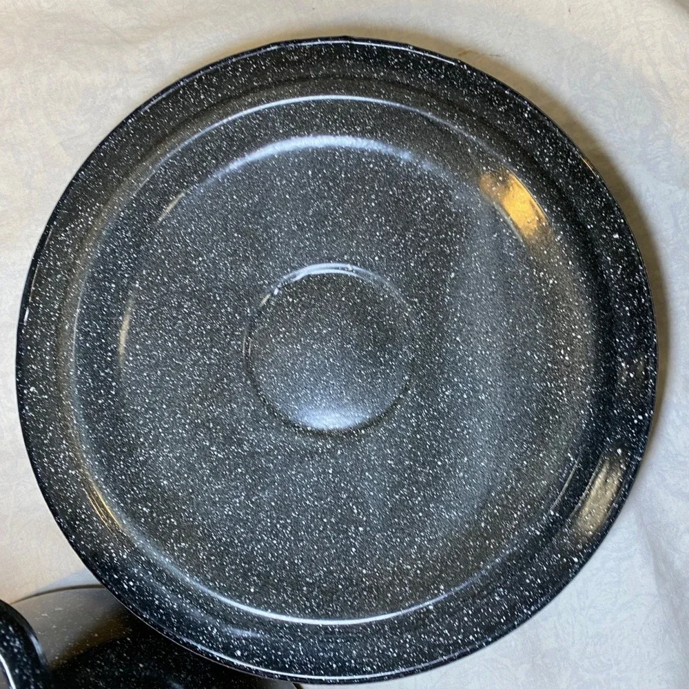 Vintage Black Speckled Enamelware Stock Pot Canner Dutch Oven w Lid 10 Qt